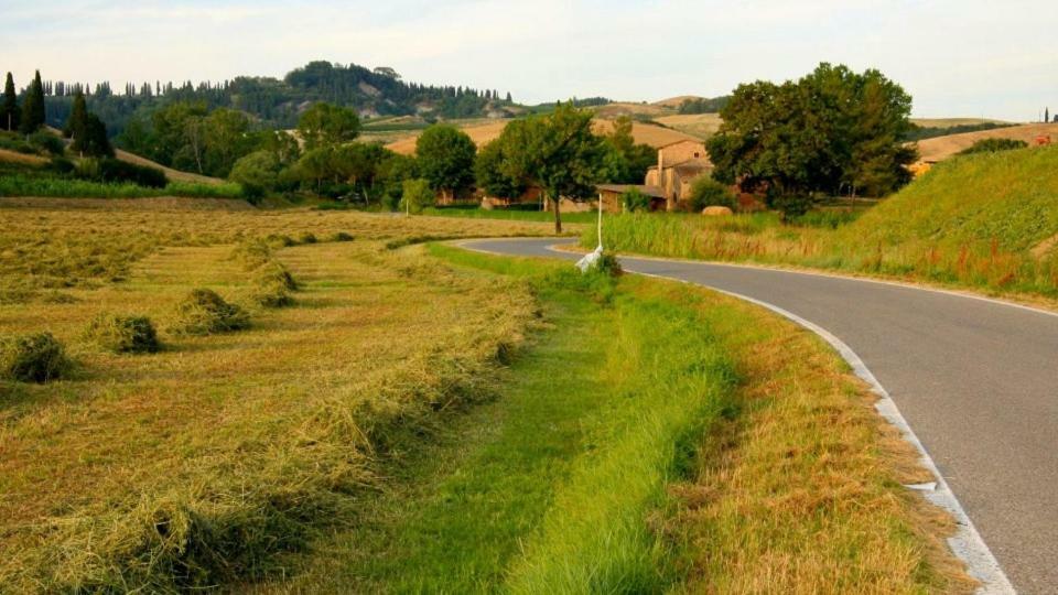 Agriturismo Podere Molino Peccioli Luaran gambar